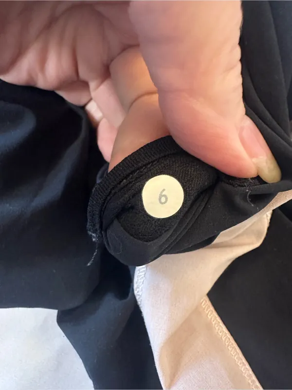 Lululemon Women’s Size 6 Vintage Joggers, Black With Pink Siding & Pink Strings - Image 3