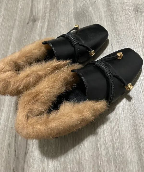 Black Fluffy Loafers. Size 5.5 - Image 5