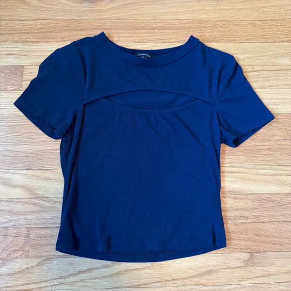 Ambiance Apparel Navy blue crop top with cutout - Image 3