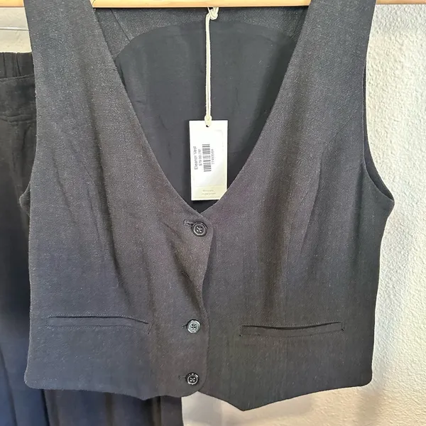 Z Supply Eleanor Vest Black - Image 2