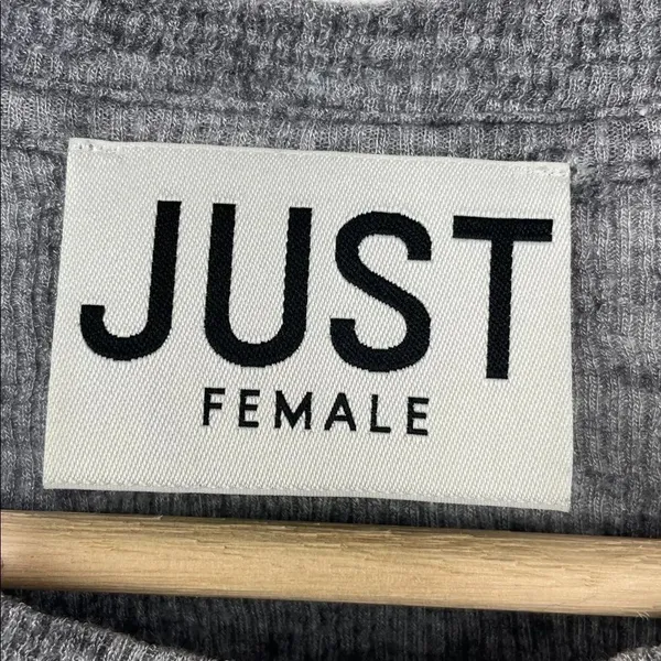 Just Female Heather Gray Long Sleeve Tee Wool Blend size Small - Image 9