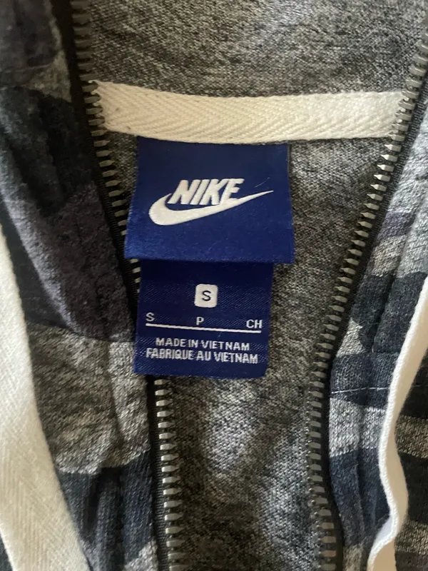 Nike Women's Sportswear Gym Blue Camo-Print Hoodie/ Jacket Lightweight - Image 5