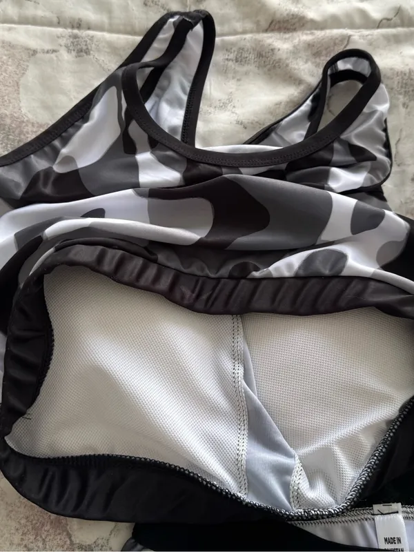 NWT Camouflage or leopard Sports Bra & Bike Shorts Set - Black/Grey, size M XL - Image 9