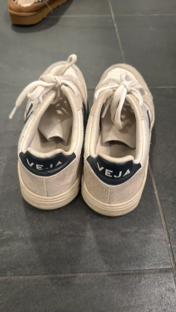 VEJA Sneakers - Image 5