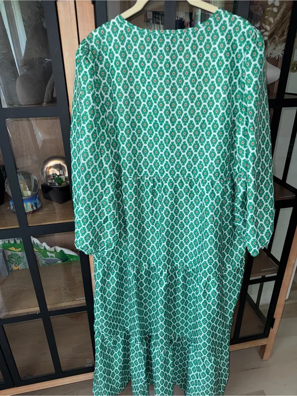 Amazon block print kelly green maxi dress midi puff sleeve tiered ruffle - Image 3
