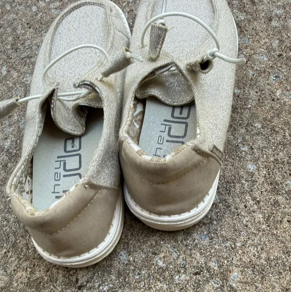 Hey Dude Wendy Stretch Sparkling Beige Shoes Womens Size 8 - Image 4
