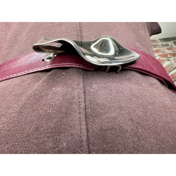 belt oval rippled buckle maroon burgundy wine silver vintage - Image 2