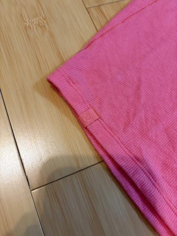 Lululemon Hold Tight Cropped T-Shirt - Image 4