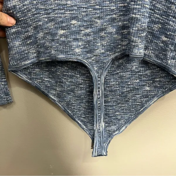 Abercrombie & Fitch NWT blue knit O-Ring Cutout Sweater Bodysuit size XL - Image 5