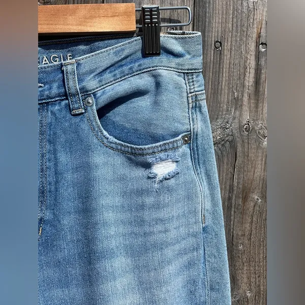 American Eagle 🦅 Distressed MOM Jeans - Image 7