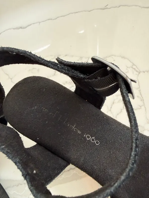 House of Harlow Black Suede Cherub Clogs size 8 - Image 3
