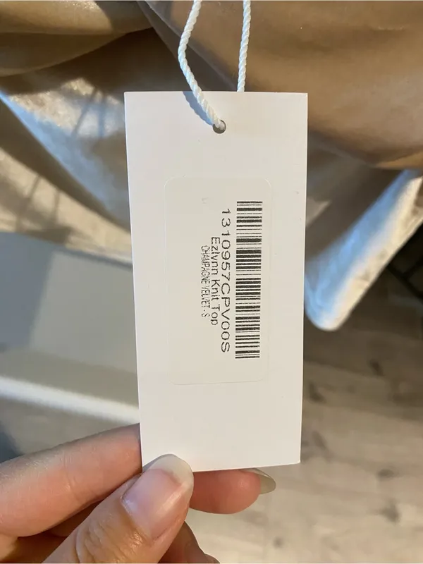 NWT Reformation Champagne velvet Off-Shoulder Top - Image 6