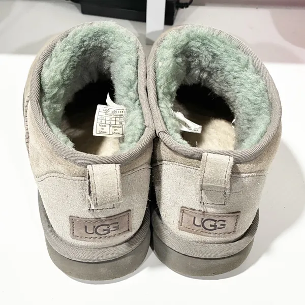 UGG Women’s Grey Sherpa Classic Ultra Mini Boot Size 8 - Image 4