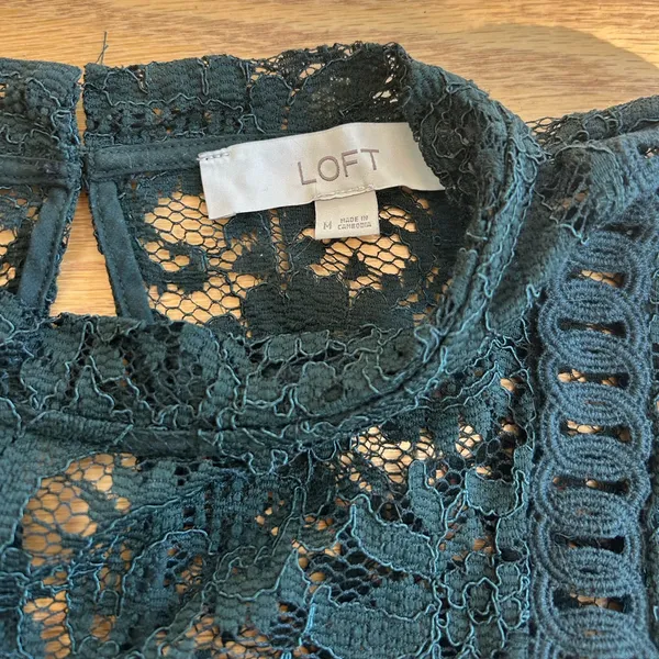 Ann Taylor LOFT Dark Green See Through Lace 3/4 Bell Sleeves Blouse‎ Size M - Image 6