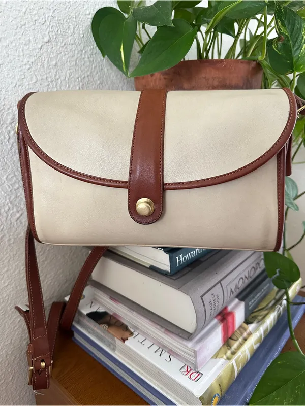 COACH Vintage RARE Spectator Saddle Crossbody Bag Bone & Tabac Leather 077-6787 - Image 2