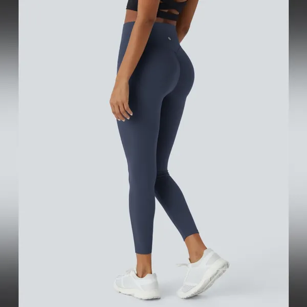 Halara UltraSculpt Scrunch Butt Lifting Tummy Control Shaping leggings 25” - Image 2