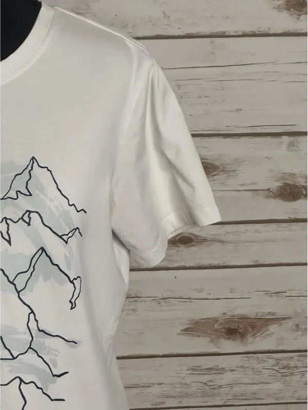 Arc'teryx Women's white mountain graphic short sleeve t-shirt Small gorpcore - Image 3