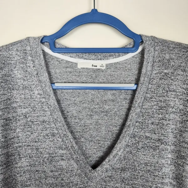Aritzia Wilfred Free Women's Sweater Gray Long Sleeve Size M Medium - Image 2