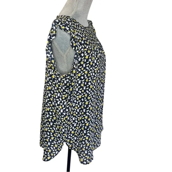 LOFT Women's Black, White, Yellow Lemon Print Flutter Cap sleeve top--Sz Med - Image 4