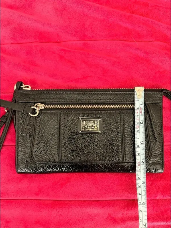 Vintage Black Coach Poppy Wristlet Wallet with Silver Hardware and Pink Interior - Image 7