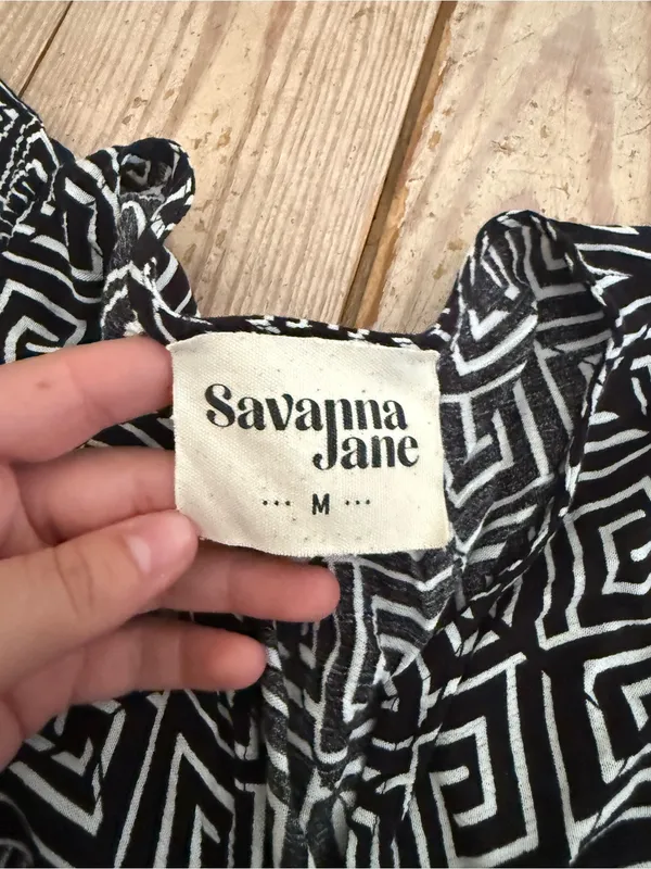 Savanna Jane Embroidered Geometric Top Size M - Image 3