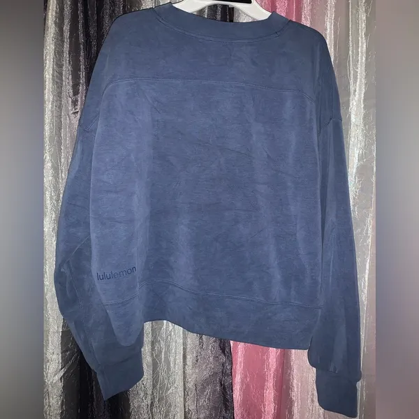 Lululemon NWOTs Softstreme Perfectly Oversized Cropped Crew size 6 - Image 2