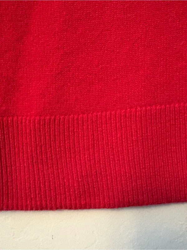 Rachel Zoe red v-neck long sleeve 100% 2-ply cashmere sweater size small - Image 5