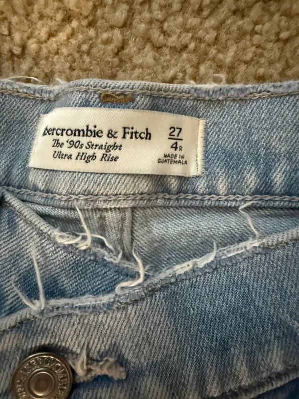 Abercrombie Ultra High-Rise 90s Straight - Image 3