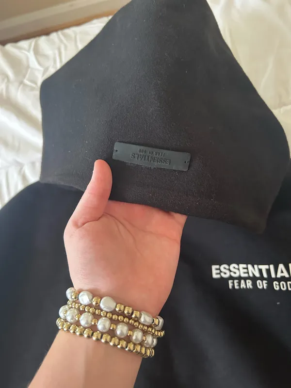 Essential hoodie black - Image 4