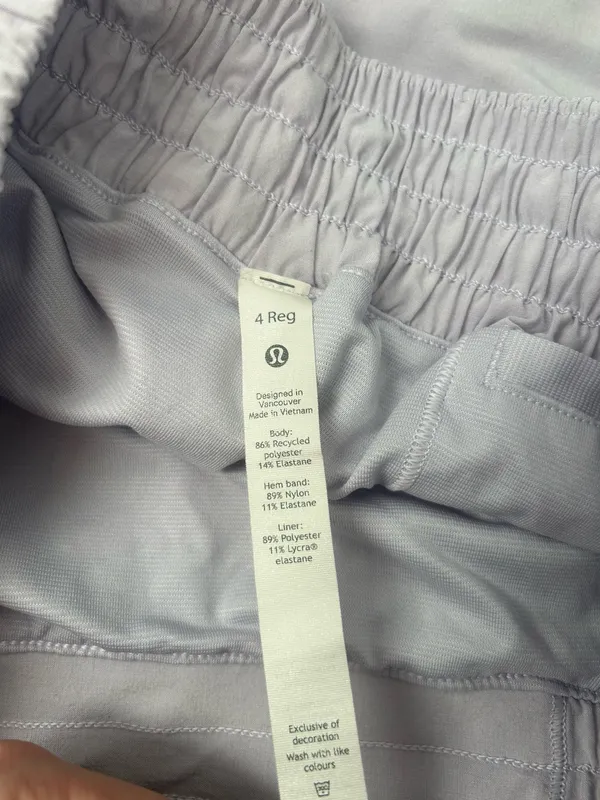 Lululemon Hotty Hot Shorts High-Rise 2.5" - Image 3