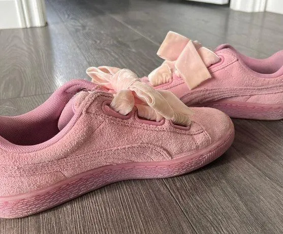 Puma Pink Basket Heart Suede Sneakers Large Pink Bows Size 6.5 Great Condition - Image 7