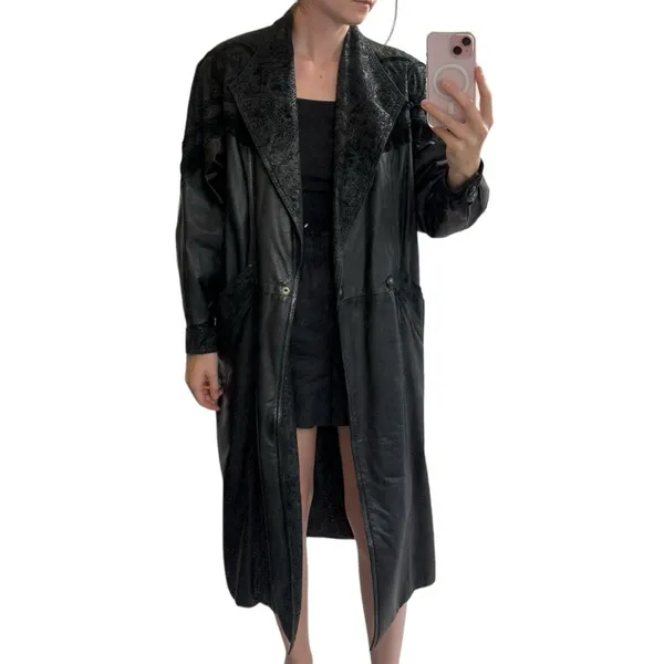 Wilson’s Leather Vintage 80s Women's Genuine Leather Long Trench Coat in Black - Size S - Image 3