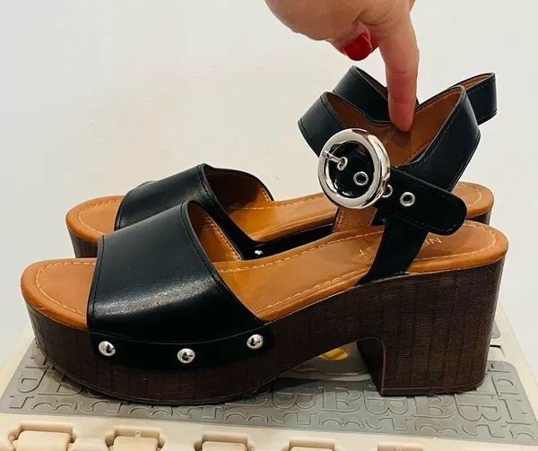 Nine West Women's Jayce Platform 90s Sandals black size 8 - Image 2