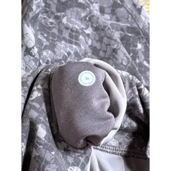 EUC lululemon Align High-Rise legging Hideaway Camo Lunar Rock‎ Multi print sz 4 - Image 3