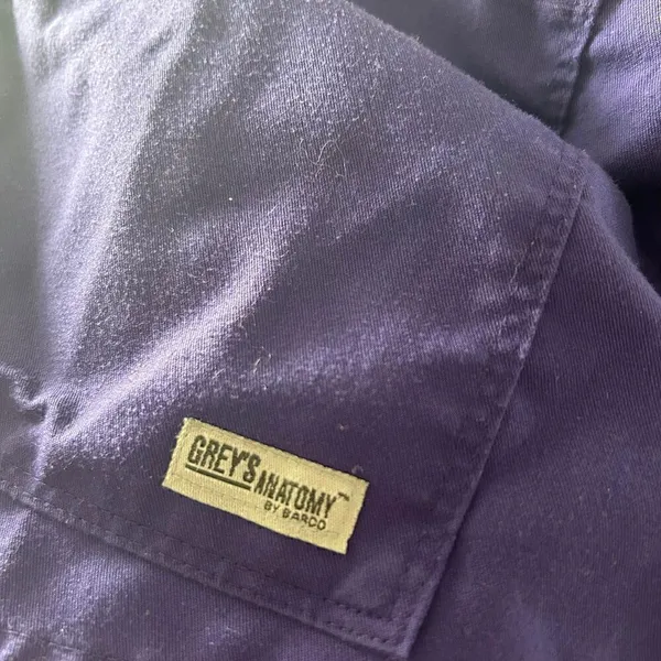 Grey’s Anatomy by Barco purple scrubs top tee short sleeve sz small women’s - Image 5