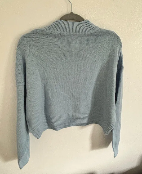 Divided H&M Cropped Sweater - Image 3