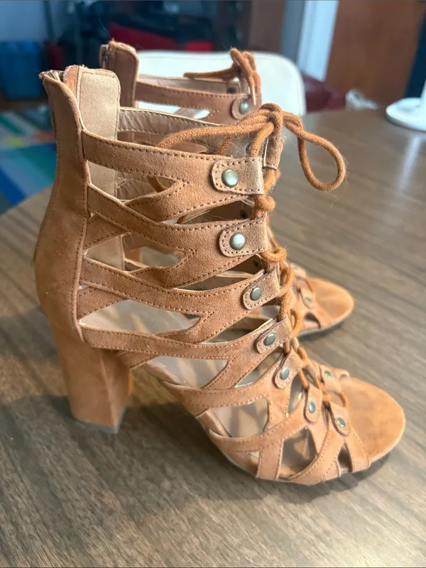 Wild Diva 7.5 Cigar Sandal Caged Cut Out Chunky Block Heel Peep Toe - Image 2