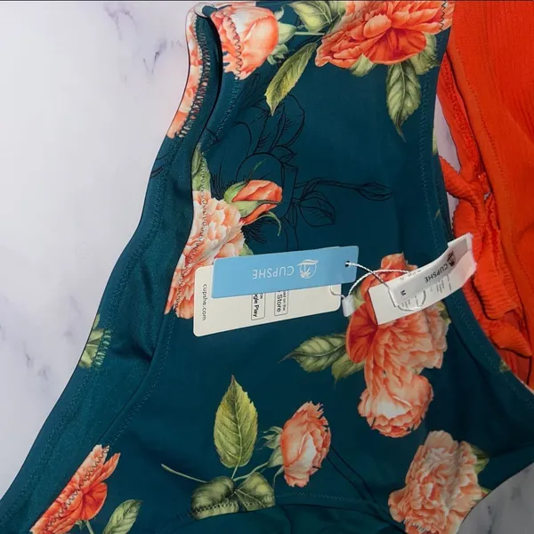 Cupshe Orange and Floral Two-Piece Swimsuit Med - Image 5