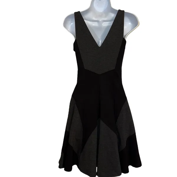 HALE BOB‎ Sleeveless V Neck Fit and Flare Dress Panel Blocked Black & Gray EUC S - Image 7