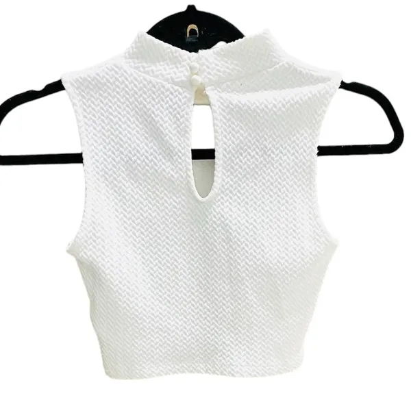 DIVIDED H&M White Textured Sleeveless Crop Top with Back Button Closure Sz XS - Image 4