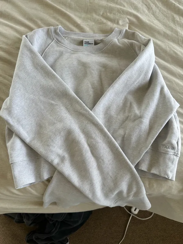 Aritzia Cropped Crewneck TNA - Image 2