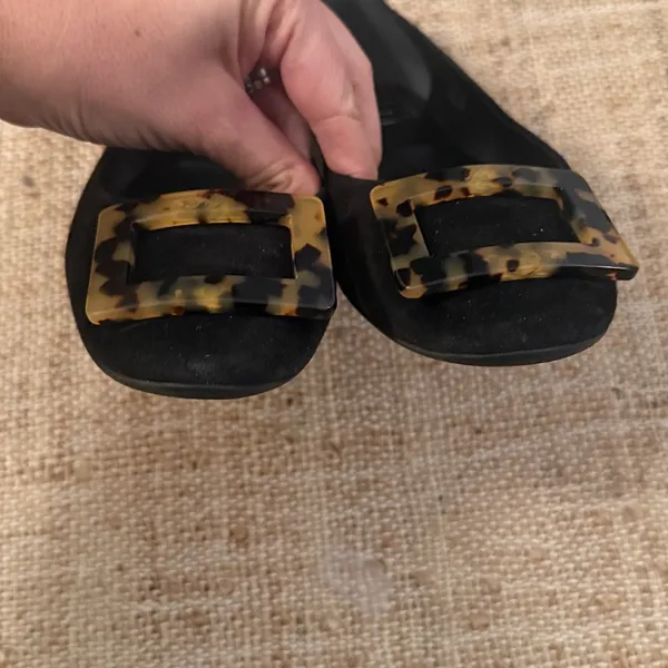 Roger Vivier Grommette Ballet Flats Black Suede Tortoise Size 40.5 - Image 5
