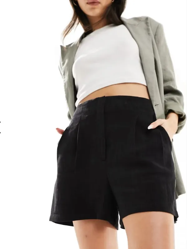 Zara High Waisted Pleated Black Shorts - Image 3