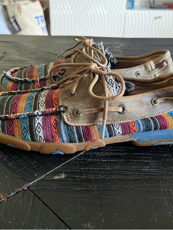 Twisted X Women's Boat Shoe Driving Moc in vibrant Serape/Bomber color Size 7 - Image 2