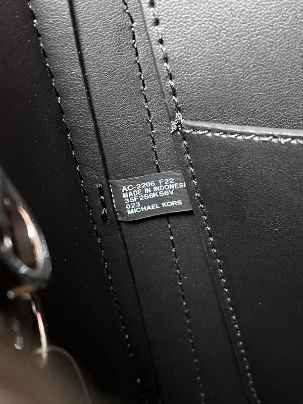 Michael Kors Purse And IPad Case - Image 12
