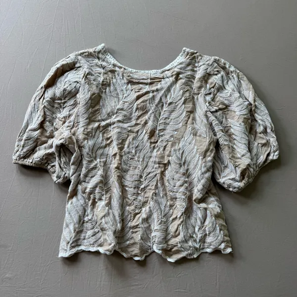 Solitaire boho leaf-embroidered puff sleeve top - Image 2