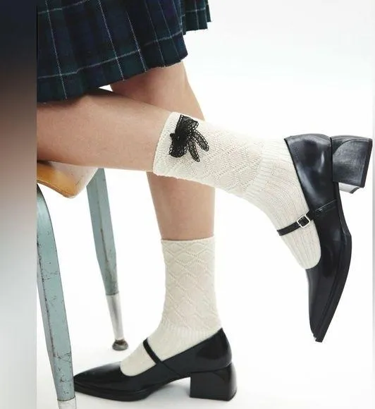 3D Bow Women’s Crew Sock in Ivory with Black Lace Bow Detail Shoe Size 6-10 NWT! - Image 2