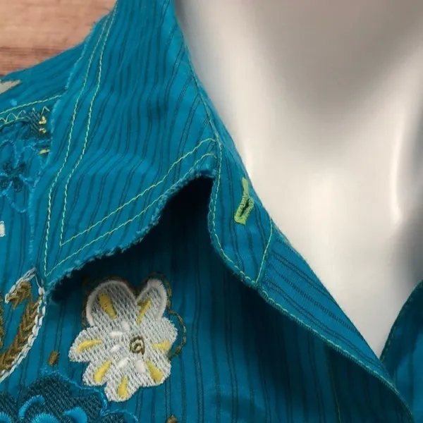 Chico’s button down embroidered collared silk blouse - Image 5