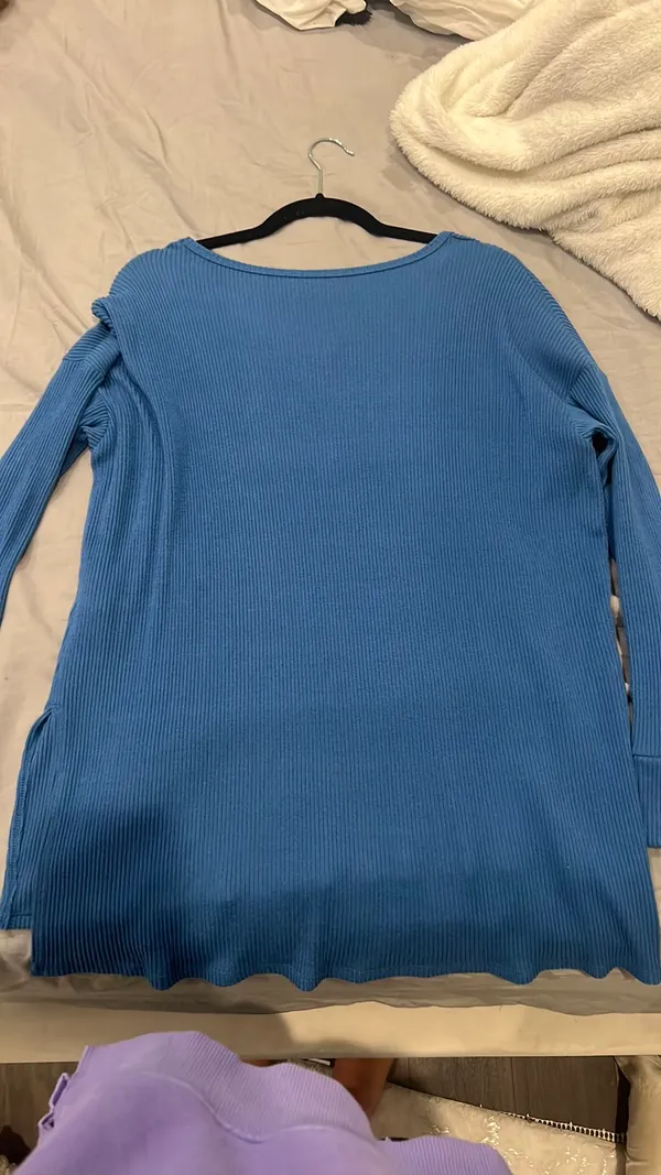 American Eagle Outfitters Sweater - Image 2