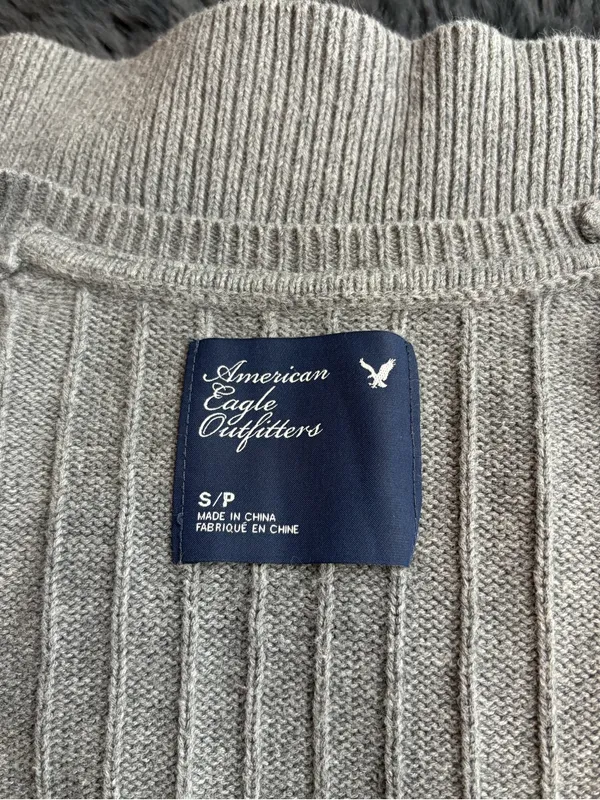 American Eagle y2k 90s 2000s grey long sleeve cable knit sweater size small - Image 2